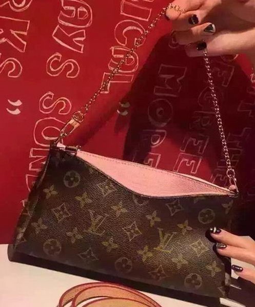 AAA Replica Louis Vuitton Monogram Canvas PALLAS CLUTCHES M41638 Pink HY18065Oy84