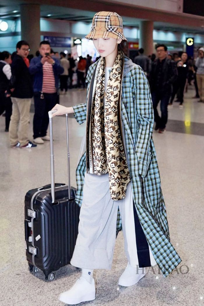 AAAAA Louis Vuitton Scarf LVS00162 HY11508aM93