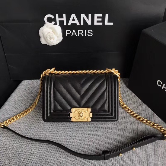 Chanel Le Boy Flap Shoulder Bag Original Calf leather A67085 black Gold Buckle HY15785Kd37