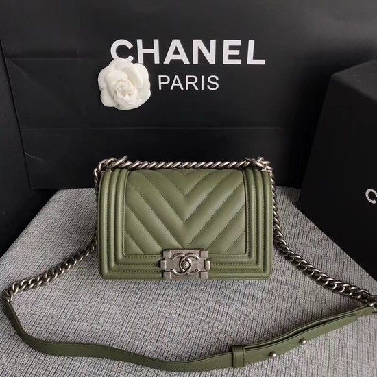 Chanel Le Boy Flap Shoulder Bag Original Calf leather A67085 green silver Buckle HY7211EW67