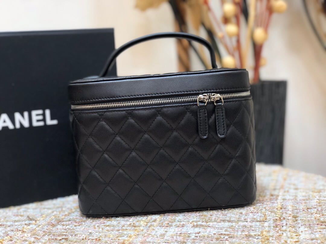 Chanel Original Lather Cosmetic Bag 5961 black HY2831EW67