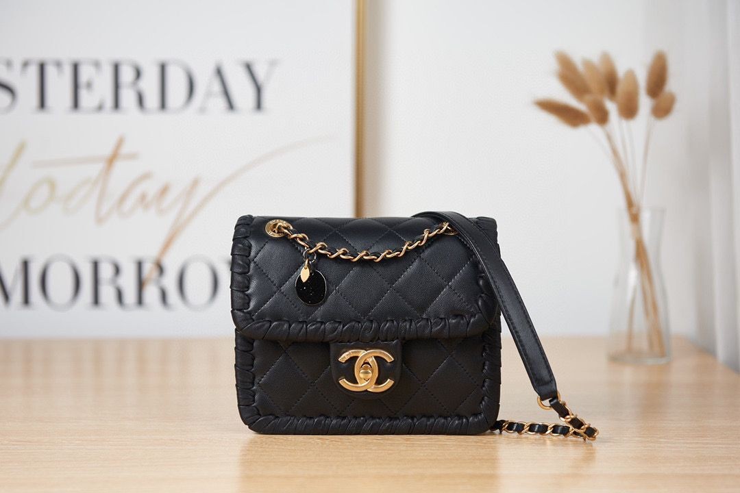Imitation Chanel 22C New Woven Piping Square Original Leather Bag AS2495 Black HY9649Fo38