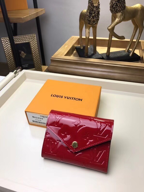 Knockoff Louis Vuitton Monogram Vernis VICTORINE WALLET M62427 red HY7079vf92
