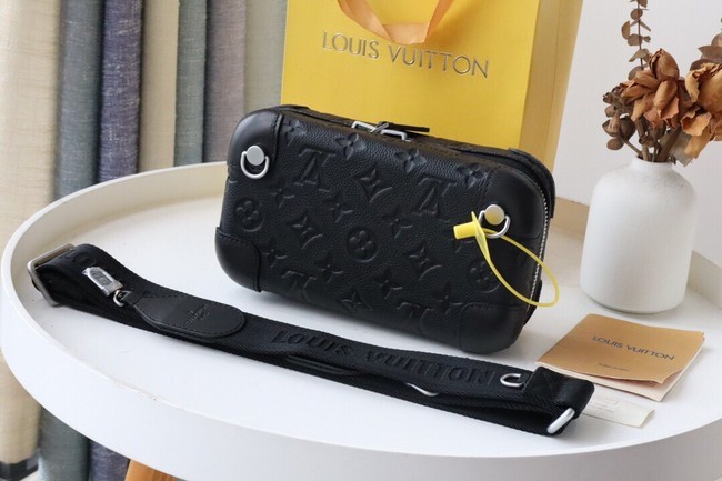 Louis Vuitton HORIZON CLUTCH M20439 black HY22653SS41