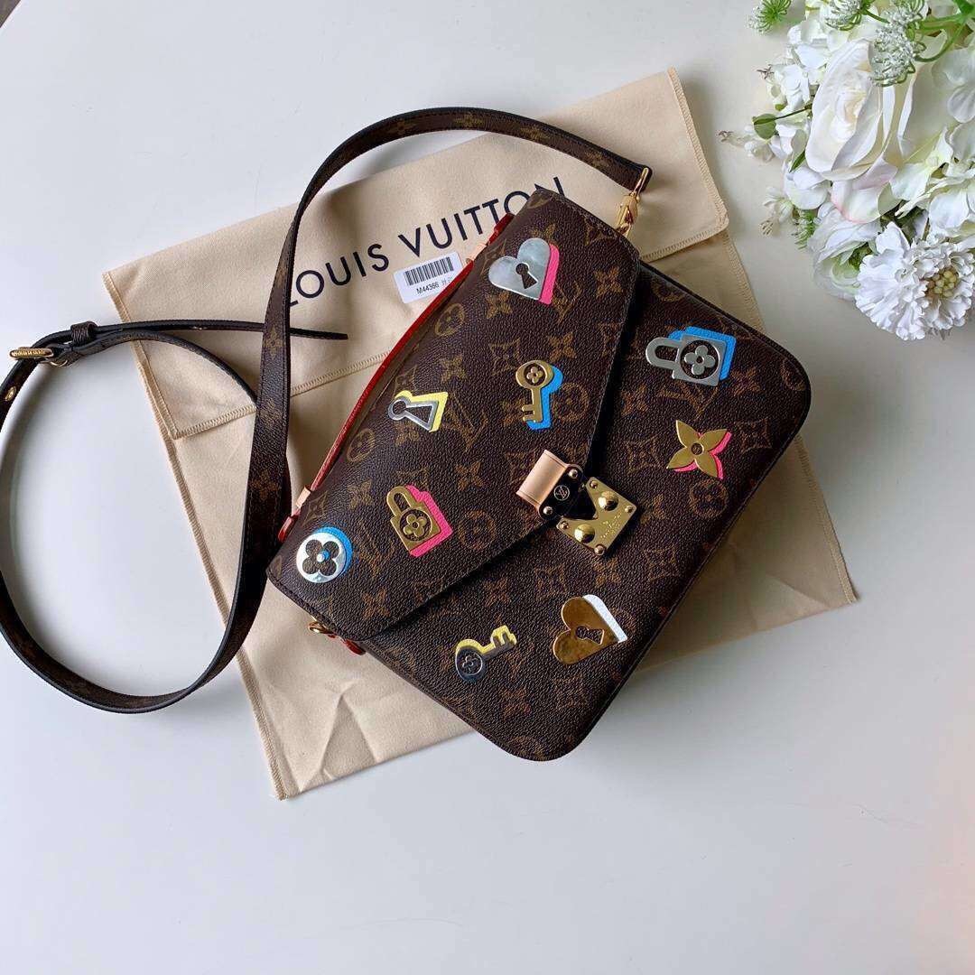 Louis Vuitton Original Monogram Canvas POCHETTE METIS M44366 HY26343fo19