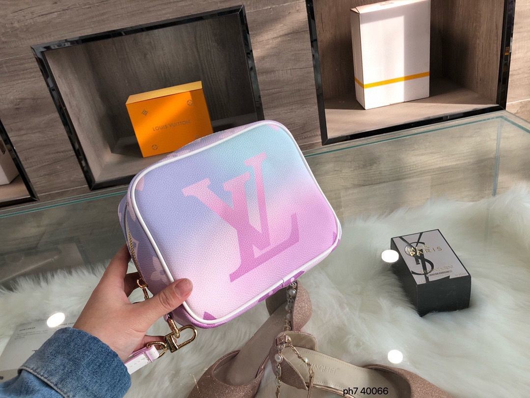 New Louis Vuitton Colorful Handbag Wash Bag 40066 Pink&Blue HY24342Uf80