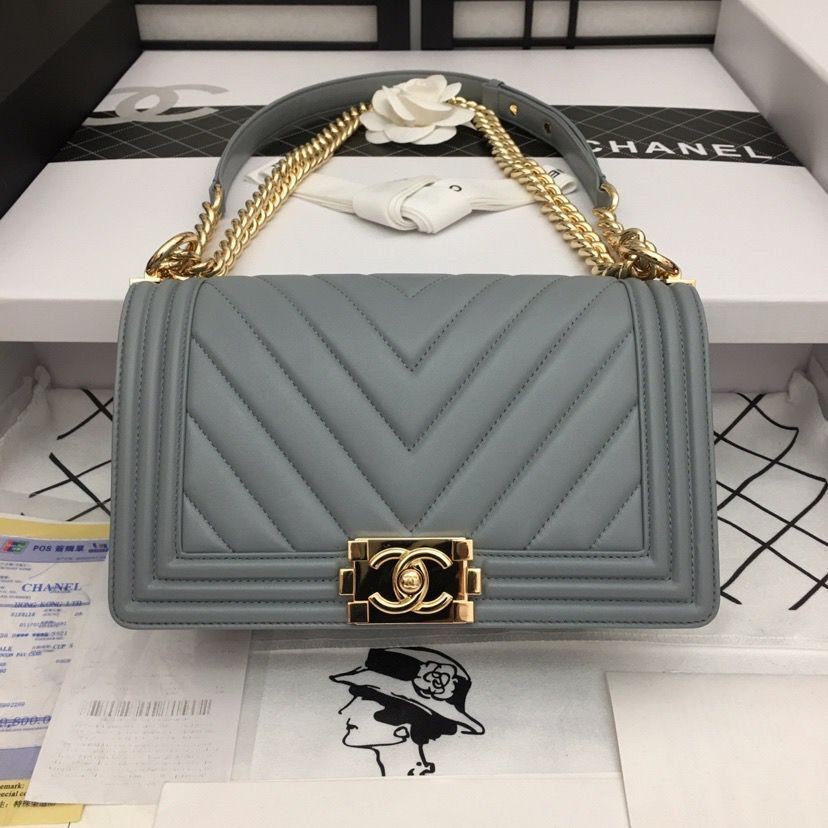Replica Boy Chanel Flap Bag Original Chevron Leather Gray A67086V Gold Buckle HY23215rH96