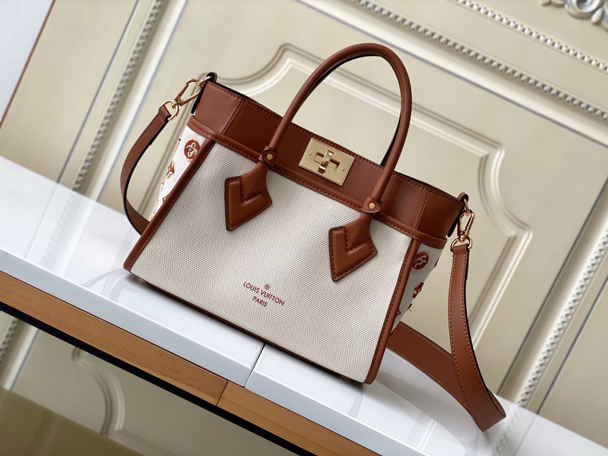 Replica Fashion Louis Vuitton Monogram Original Leather On My Side M59905 Brown HY23696yI43