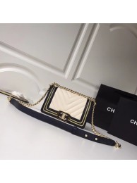 Imitation Chanel Leboy Original Calfskin leather Shoulder Bag F67085 white & Gold-Tone Metal HY14587SU58