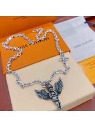 Louis Vuitton Necklace CE8204 HY19721DV39