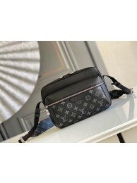 Louis Vuitton OUTDOOR MESSENGER M30233 black HY4988Pu45