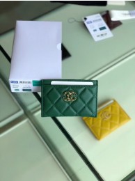 Replica Chanel 19 Card sleeve AP0731 green HY15796Kg43